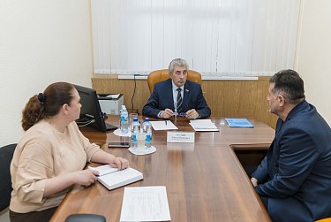 К Сергею Грачеву обратились жители СНТ «Карачи»